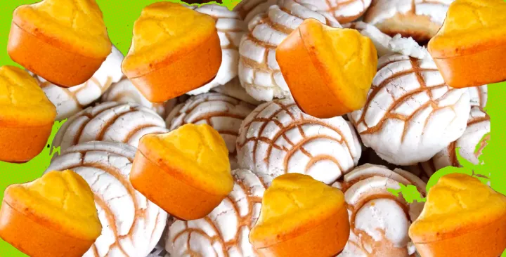 How do fresh Mexican bakery items complement traditional Mexican bread?